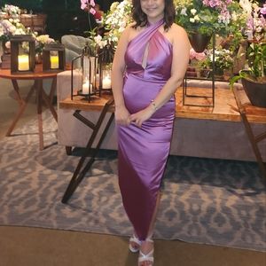 Lulus glamouras desired purple satin sleevles Hatler midi, size L